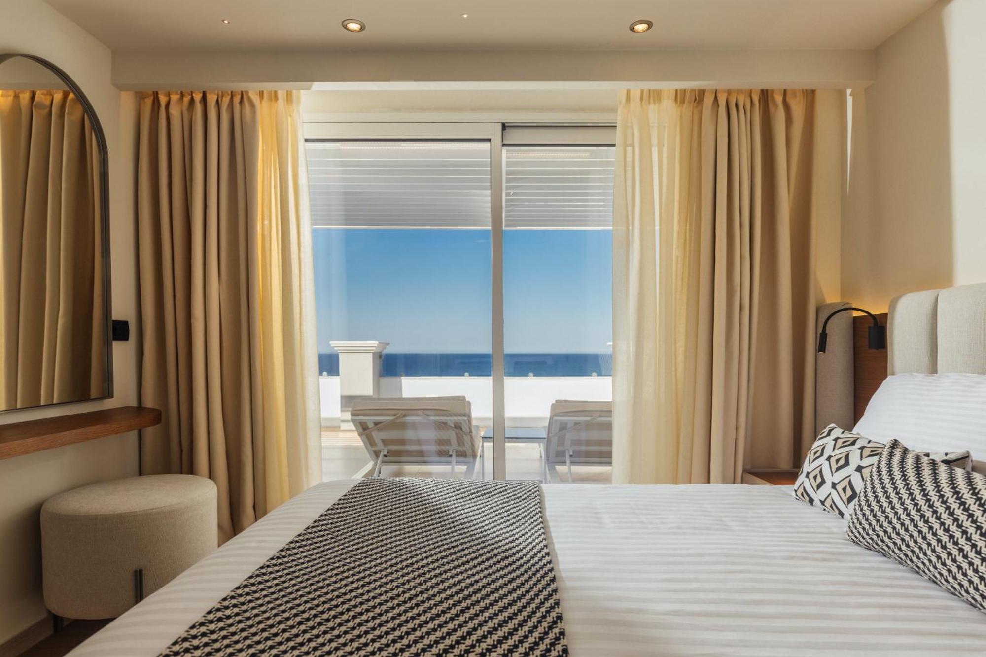Alexandra Beach Resort & Spa Циливи Екстериор снимка
